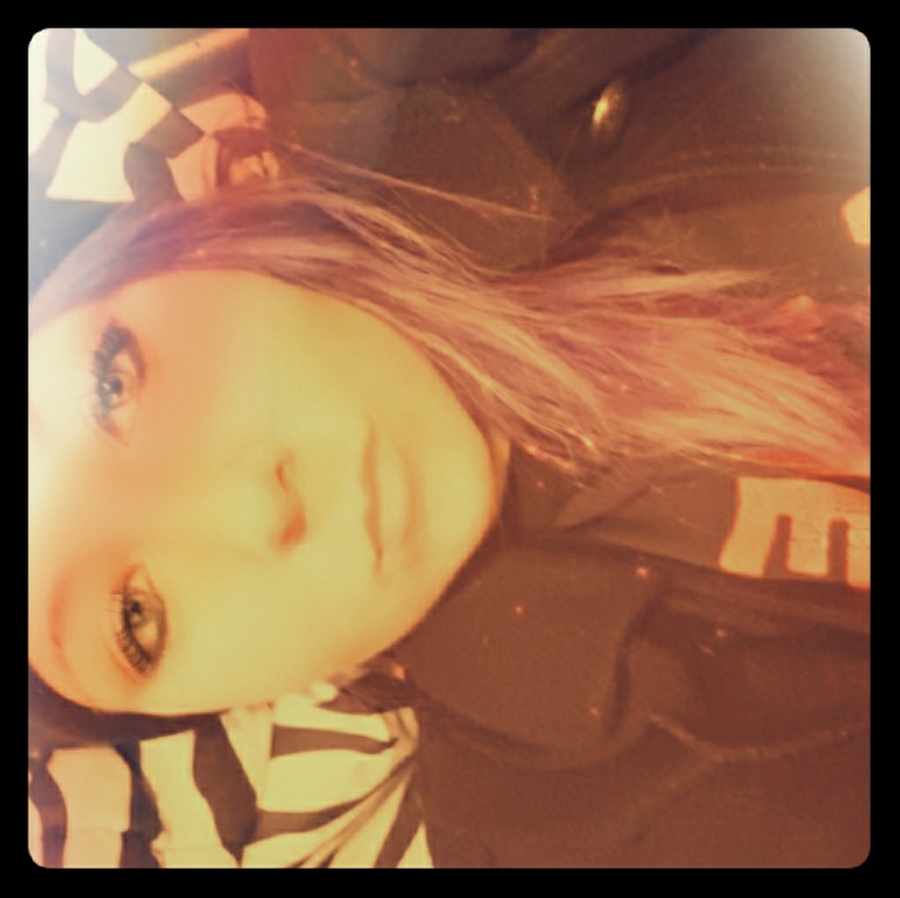 Meet your Queen, Taylor